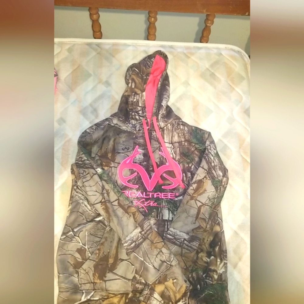 women camo hoodie